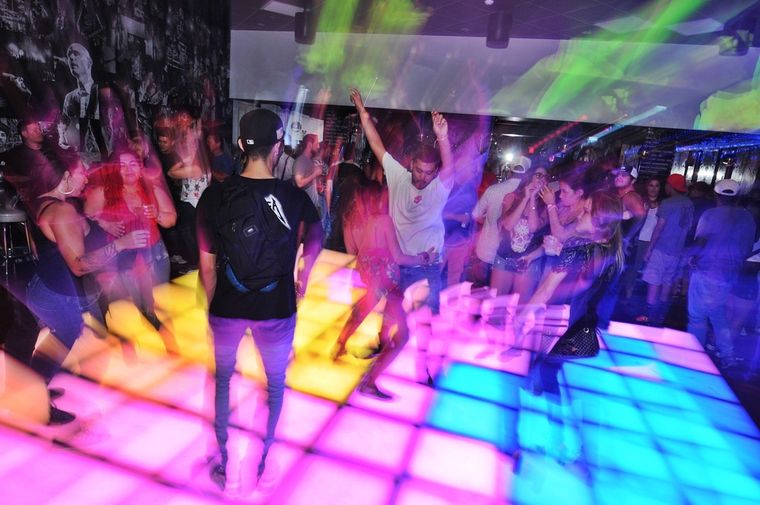 Hitting the Books and the Dance Floor: Best College Bars/Clubs in Phoenix, AZ