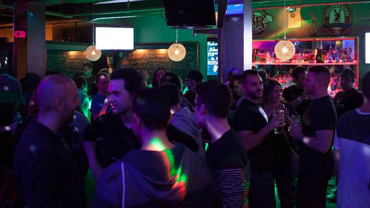 The Ultimate Ottawa Nightlife Experience: The Looking Bar and Nightclub