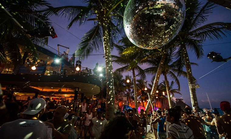 Explore Nightclubs by Regions of the World: A Global Nightlife Guide