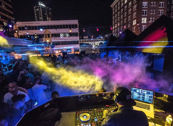 Orlando by Night: A Luminescent Journey through the City's Vibrant Nightlife